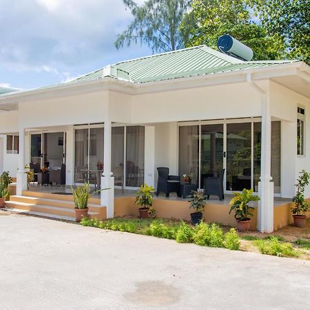 Macmillan'S Holiday Villas Гранд-Анс Екстер'єр фото