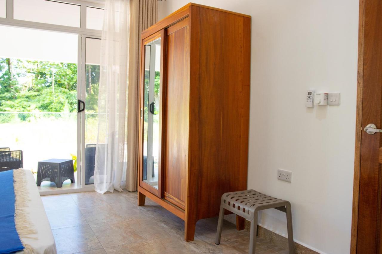Macmillan'S Holiday Villas Гранд-Анс Екстер'єр фото