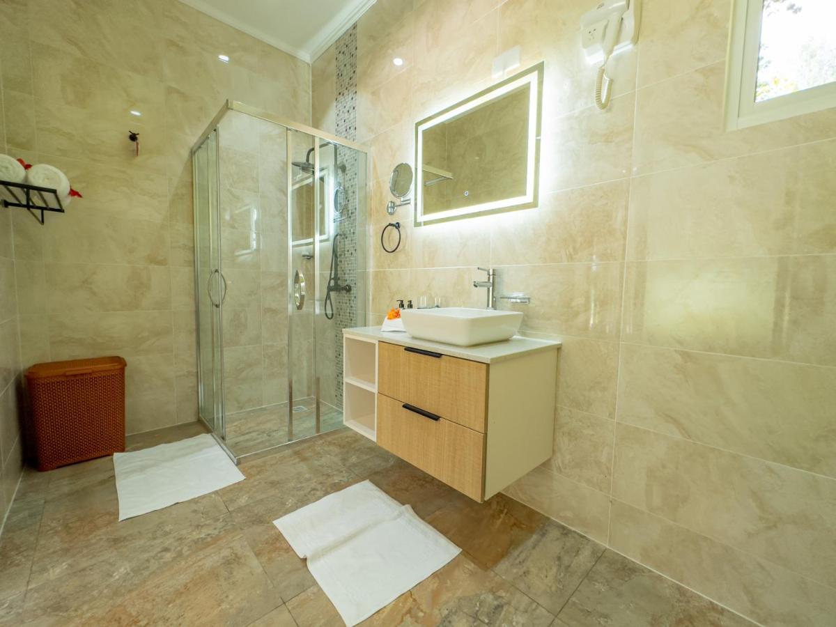 Macmillan'S Holiday Villas Гранд-Анс Екстер'єр фото