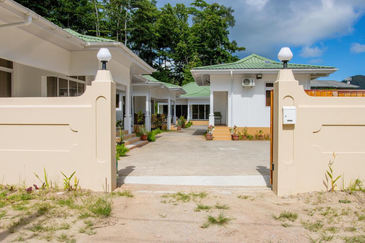 Macmillan'S Holiday Villas Гранд-Анс Екстер'єр фото