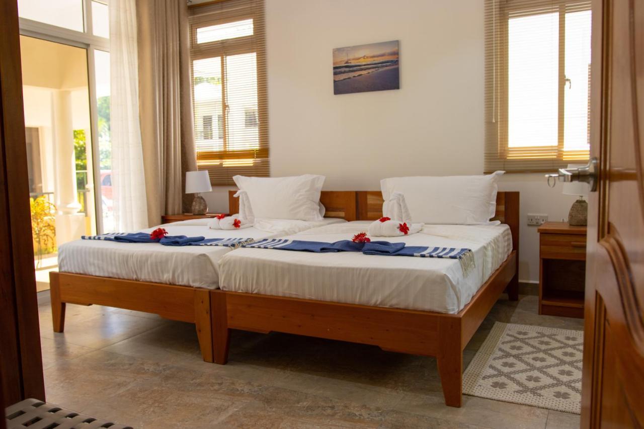 Macmillan'S Holiday Villas Гранд-Анс Екстер'єр фото